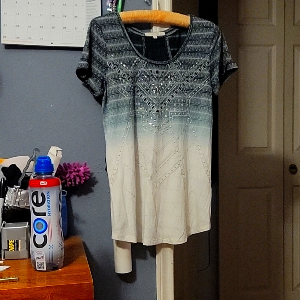 Cute mirrored top